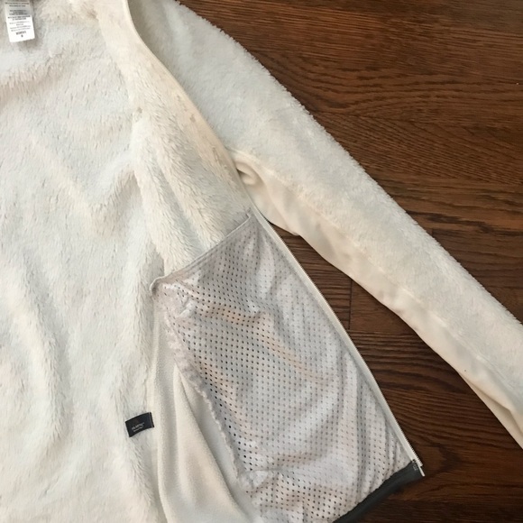 Patagonia Full Zip Sweater⭐️ white, size medium - Picture 12 of 14